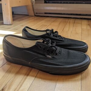 Vans Authentic classic black shoes, Men 8.0 / Women 9.5